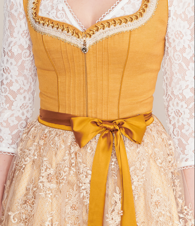 The Secret of the Dirndl Apron Bow