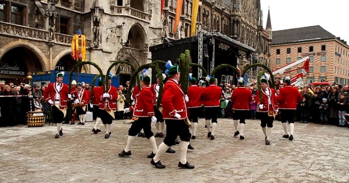 500 Years Of The Schäfflertanz In Munich!