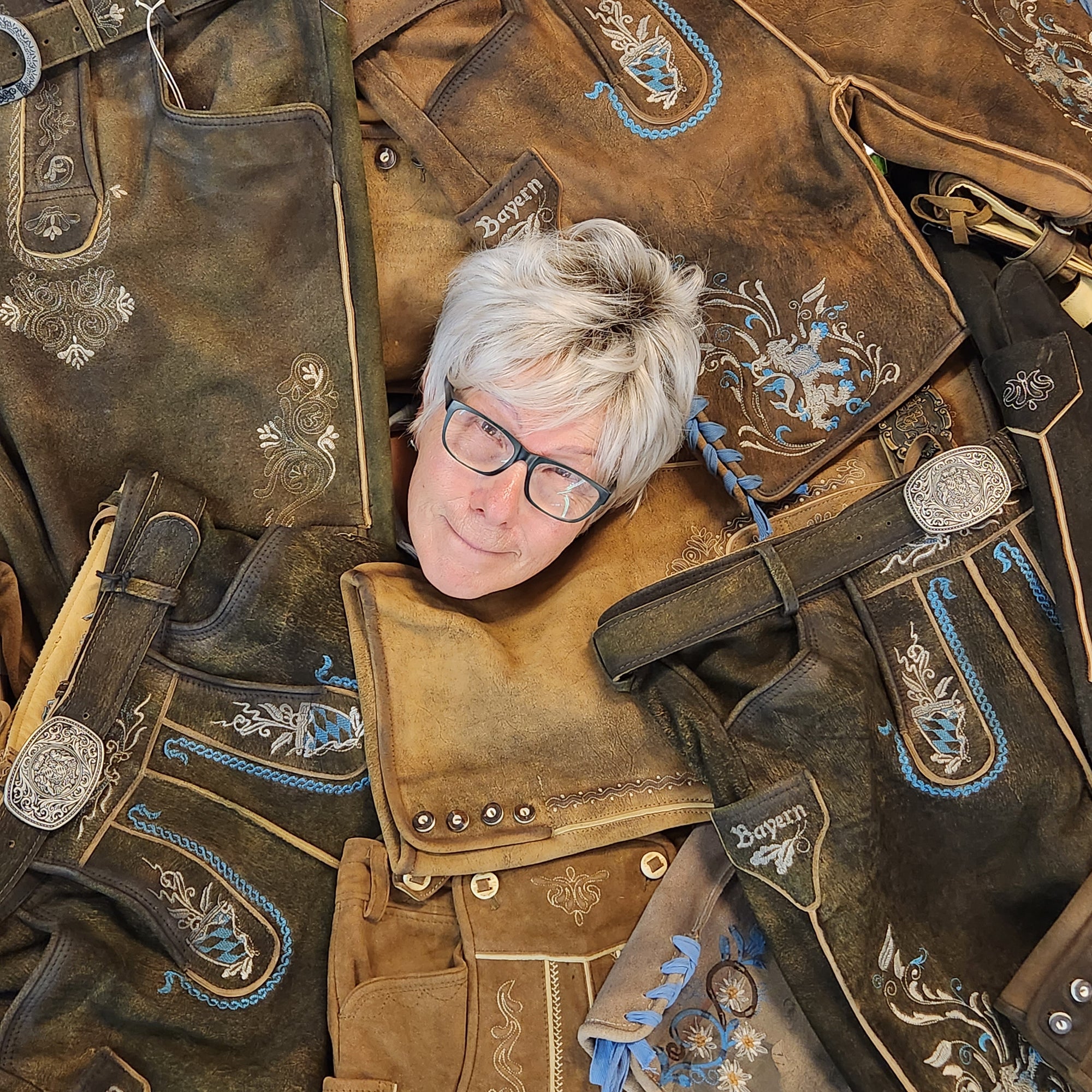 Behind the Seams: Mama Schnucki’s Process of Hand-Picking Traditional German Outfits!